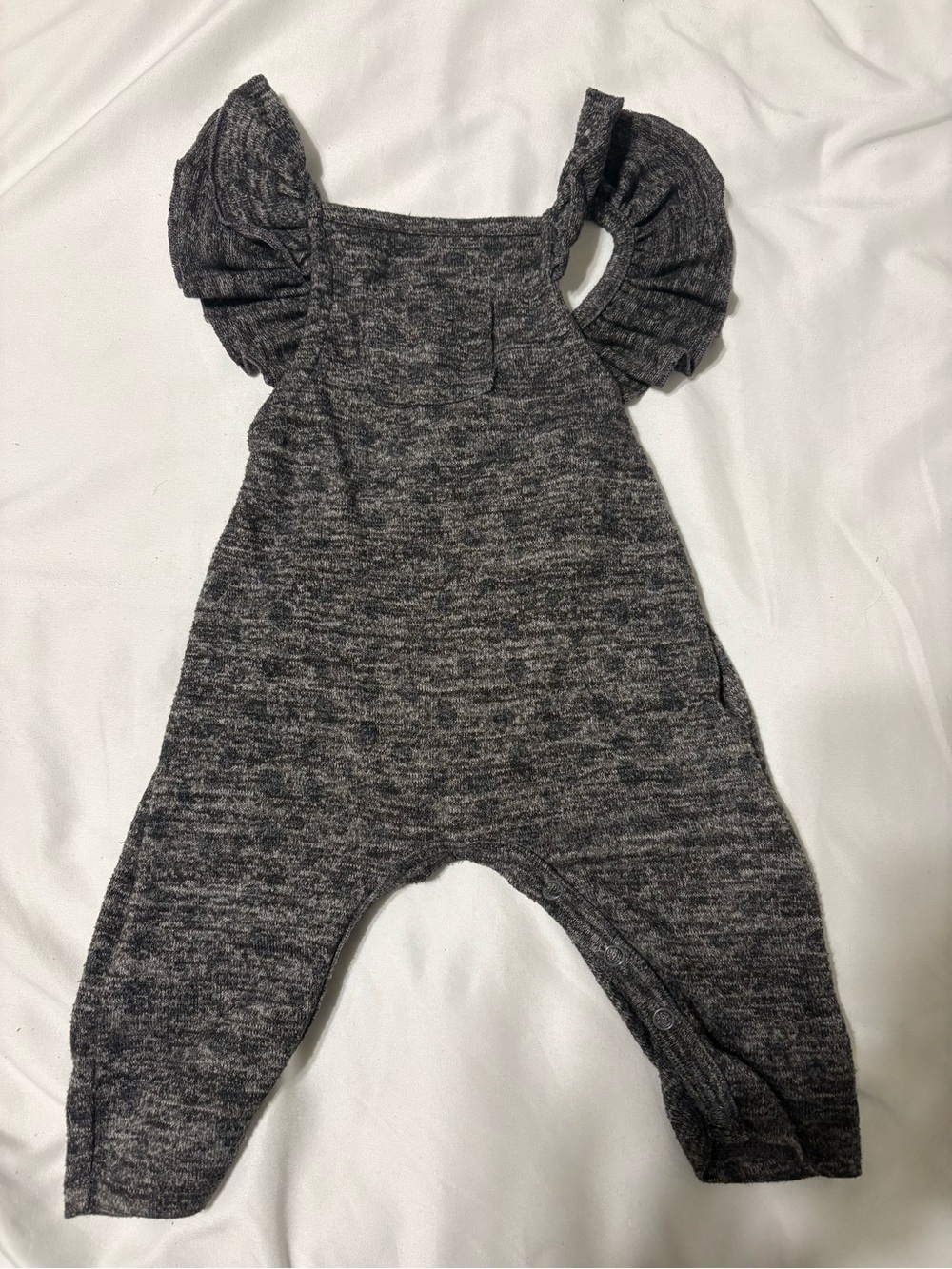 Jessica Simpson Heathered Charcoal Ruffle-Sleeve Romper